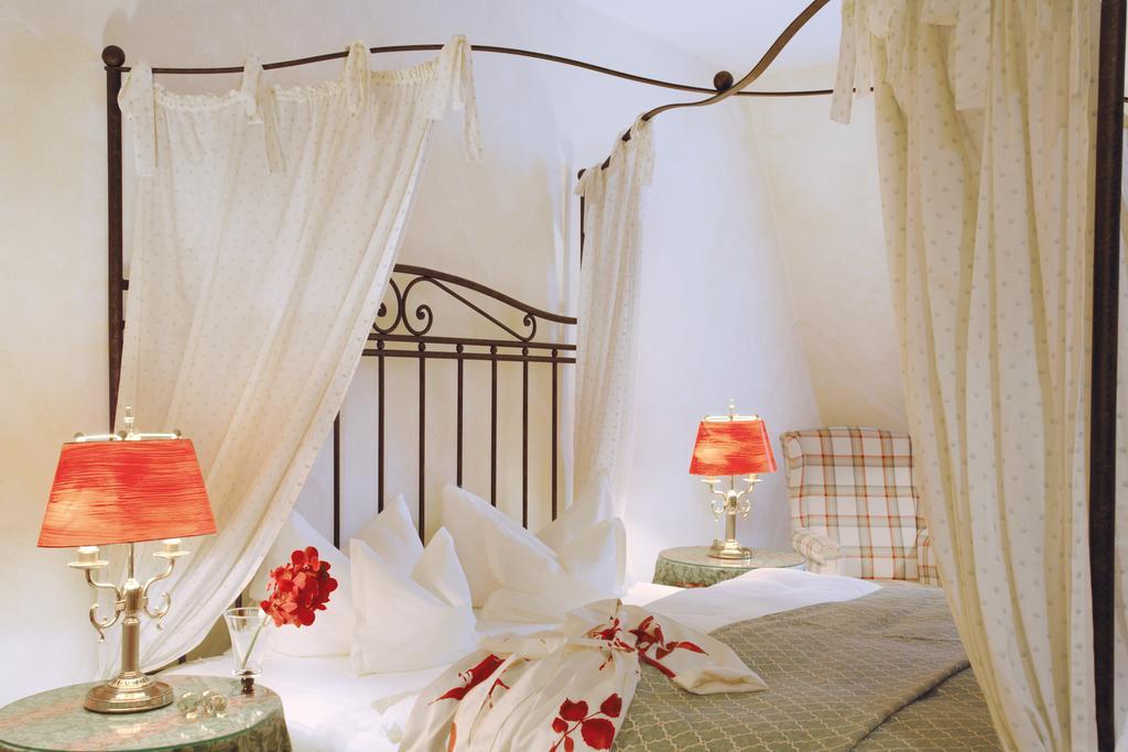Romantik Hotel Jagdhaus Waldidyll Hartenstein  Zimmer foto